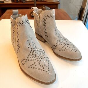 NEW Sbzcca Vintage Collection Studded Suede Ankle Boots SZ 9 Western Boho